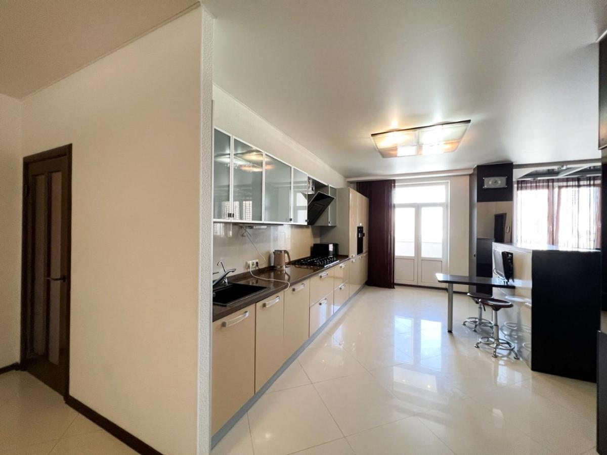 Cozy Apartments On The Left Bank เคียฟ ภายนอก รูปภาพ