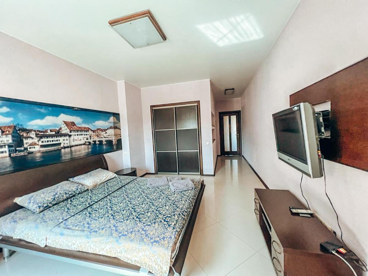 Cozy Apartments On The Left Bank เคียฟ ภายนอก รูปภาพ