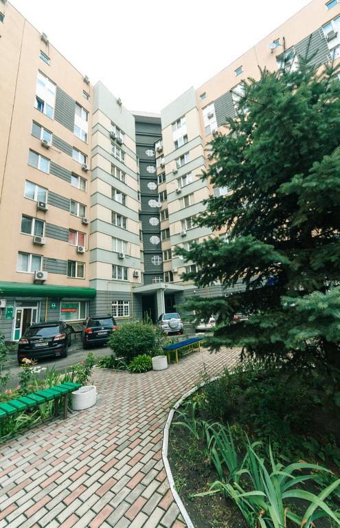 Cozy Apartments On The Left Bank เคียฟ ภายนอก รูปภาพ